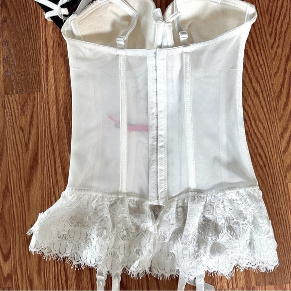 Seven ’til Midnight Lace Bustier & Thong Set White Size Medium - Picture 15 of 16
